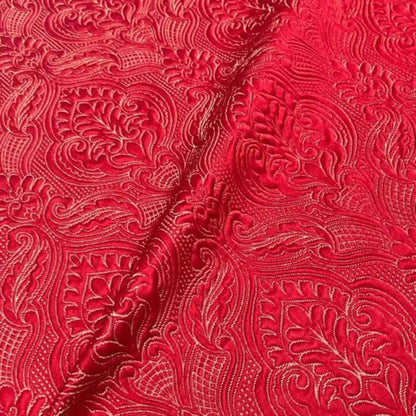 Treasure Jacquard Quilted Look Tablecloth – Red/Gold